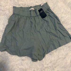 Abercrombie & Fitch linen shorts (NWT)